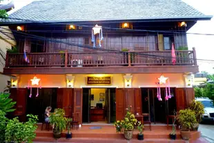 塞南坎瓦特農帕空通別墅Pakhongthong Villa Saynamkhan Vat Nong