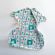 Hands In & Out Extra-Wide Sack (Hip Dysplasia) - Minty Bears (All Seasons)