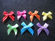100 Pcs Mix colors Satin mini BOW Ribbon with Gold Edge Appliques Decoration