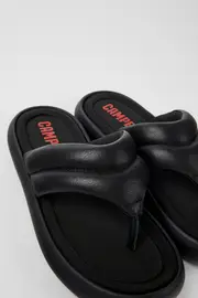 Pelotas Flota Black Leather Flip-Flop for Women