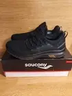 Saucony Stretch & Go Glide Running Sneaker Men's 10 Black With Gum Bottoms New