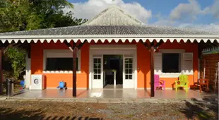 Maison de 3 chambres avec vue sur la mer jacuzzi et jardin clos a Saint Pierre a 5 km de la plage