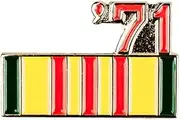 [VetFriends.com] 1971 Vietnam Service Ribbon Hat/Lapel Pin 7/8 Inch, Medium, Brass, no gemstone