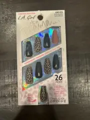 L.A Girl Xtra Drama Wildling Ballerina Nails 26 PC Kit. 0.07 Nail Glue X