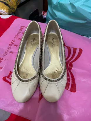 「 二手鞋 」 Miss Sofi 女版皮革休閒鞋 38號（米白色）128