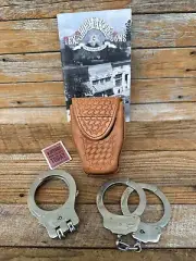 Tex Shoemaker 204C Brown Basketweave Leather Double 2 Cuff Case Handcuff Holder.