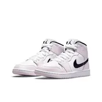 在飛比找momo購物網優惠-【NIKE 耐吉】籃球鞋 Air Jordan 1 Mid 