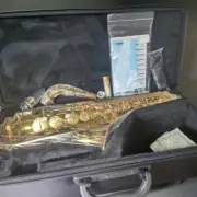 YAMAHA YAS-280 Saxophones Student Alto saxophones with Case (Near Mint)