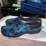 SLOGGERS Rain/Garden Spring Surprise Shoe Women's Size 10 Blue Floral Clogs