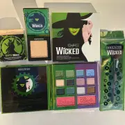 One/Size WICKED Unlimited Eye Face Palette Defying Gravity Highlighter Brush 3pc