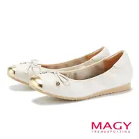 在飛比找momo購物網優惠-【MAGY】真皮蝴蝶結金屬鞋頭平底鞋(米白)