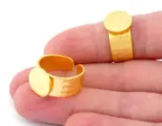 Signet Ring Hammered Adjustable Blank - Matte Gold Plated Brass 5010