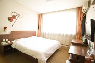 名度假日酒店(吉林江北店)Mingdu Holiday Hotel (Jilin Jiangbei)