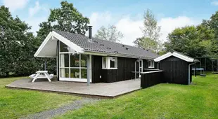 Cozy Holiday Home in Hadsund Near Family friendly Beach