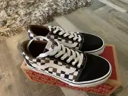 NEW Vans Ward Pop Checkerboard Skate Shoes Sneakers, Youth Size 2, Browns