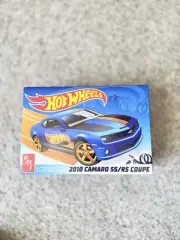 FREE SHIPPING! AMT 1:25 2010 Chevy Camaro SS/RS HotWheels Model Kit AMT1255M