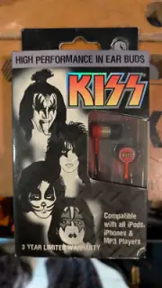 Section 8 Ear Buds with Kiss logo new in box 2010