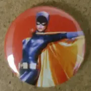 Bat Girl '66 Pin Back Badge *