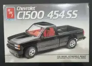 amt Chevrolet C1500 454 SS 1/25 Model Kit 6032. Factory Sealed. (1991)