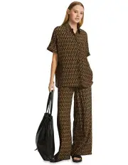 [Oxford] Jasmine Printed Short Sleeve Shirt in Black/Gold