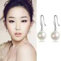 在飛比找momo購物網優惠-【Emi 艾迷】韓系簡約系列單顆珍珠 925銀針 耳勾耳環