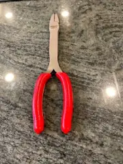 Snap On 408cf 9” talon grip stork bent needle nose pliers red