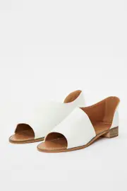 White Side Cut Out Flats - Size 5, Women's Trial Accs