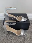 Size 10 Women's Naturalizer Vera Silver Leather Strappy Block Heel Sandals