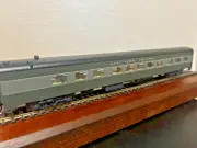 NYC "20th CENTURY LTD" 68 seat FULL LENGTH DINER - HO Scale-INTERIOR NEW RTR OOP