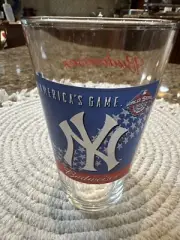 Beer Pint Glass Budweiser New York Yankees World Series 2001 Vintage Barware NOS