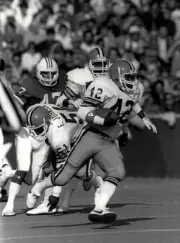 Running back Dwight Walker of the Cleveland Browns against the New- Old Photo