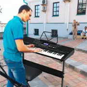 NNECW Electric Piano with 61 Illuminated Keys and Built-in Speakers