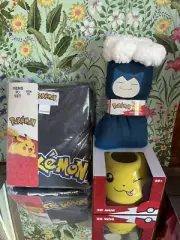 Pokémon Men’s Gift Set Including Mug, Pyjamas And Bed Socks. New Extra Large