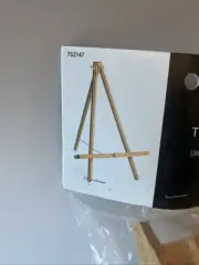 Table Top Easel 15 x 16 x 20 Wooden easel for display Brand New