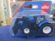 1:64 Siku 1396 New Holland with Front Loader Tractor BLUE