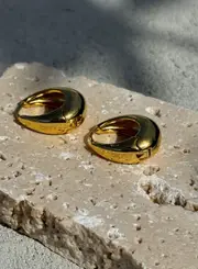 [aim'n] Gold Waterproof Drop Hoop Earrings