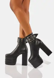 [Lamoda] Misdemeanor Platform Boots