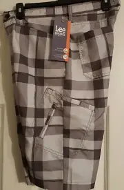 LEE Dungarees shorts NWT size 16 regular MSRP$40 nice.WOW stay dry & confortable