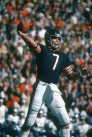 Bob Avellini Chicago Bears drops back to pass at an NFL football g- Old Photo 3