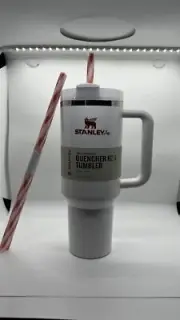✨ STANLEY Mistletoe Twist Quencher H2.0 Flowstate Tumbler 40oz Cup Christmas ✨