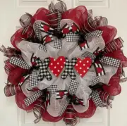 Hugs And Kisses XOXO Valentines Day Wreath Handmade Deco Mesh