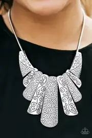 Paparazzi Jewelry UNTAMED - Silver Necklace Set
