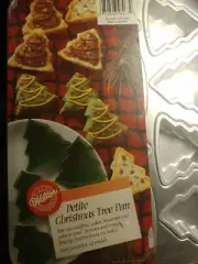 Wilton Petite Christmas Tree Pan Bite Size Muffins Cakes Brownies Gelatin Molds