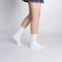 在飛比找momo購物網優惠-【WARX】薄款素色高筒襪-純粹白(除臭襪/機能襪/足弓防護