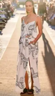 NEW RRP$280.00 SASS & BIDE "LIGHT MY FIRE TOP" SIZE 6 (#I49)