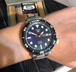 SEIKO WATCH 精工5號深藍面錶框寶藍色離子電鍍自動上鍊機械鋼帶腕錶 型號：SRPC63K1【神梭鐘錶】