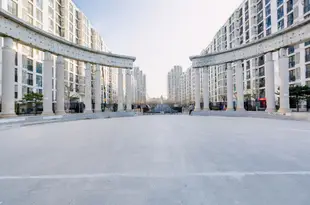 北京傳媒大學國貿六號線臨近黃渠站兩居室普通公寓
