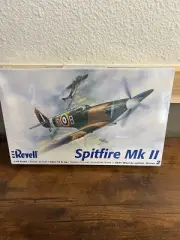 2006 Revell Spitfire Mk2 Model Airplane
