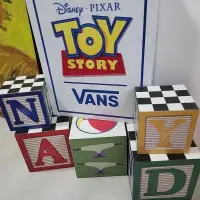 在飛比找蝦皮購物優惠-玩具總動員 toy story vans 聯名店家陳列道具A