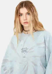 [BDG] Lotus Soul Crewneck